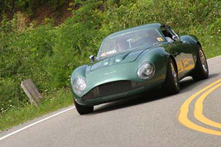 Aston Martin on Aston Martin Db4 Gt Zagato Clone In Action On The Tail Of The Dragon